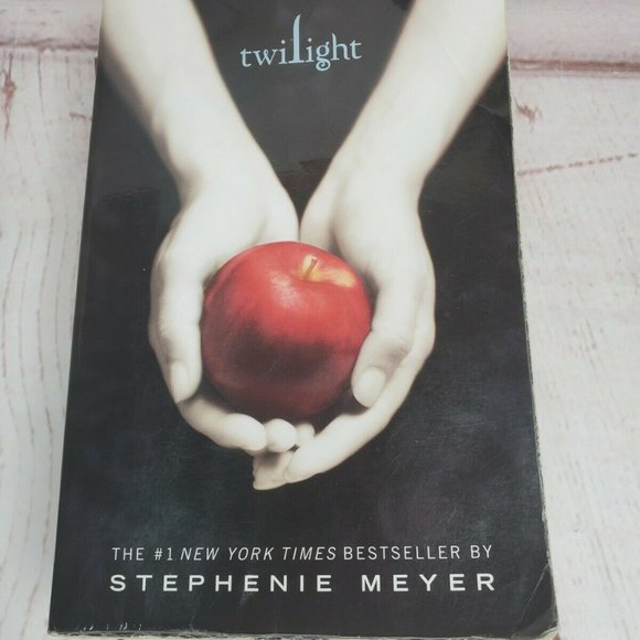 Twilight,New Moon,Eclipse & Breaking Dawn Books - Picture 8 of 12